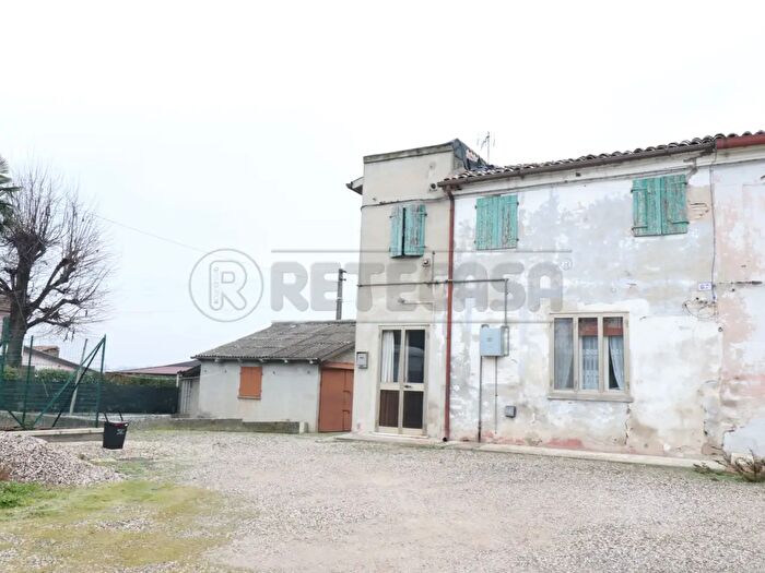 Casa quadrilocale in vendita in Bondeno