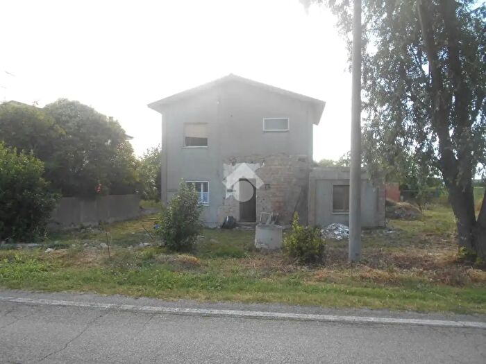 Casa quadrilocale in vendita in Via San Giuseppe, Lagosanto