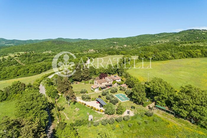 Casa con 13 locali in vendita in Via Le Macce, Passignano Sul Trasimeno