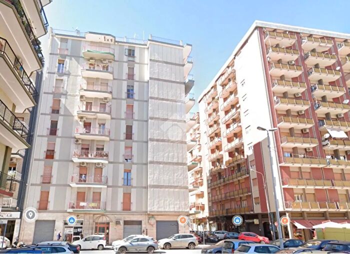 Appartamento trilocale in vendita in Via Puglia, Taranto