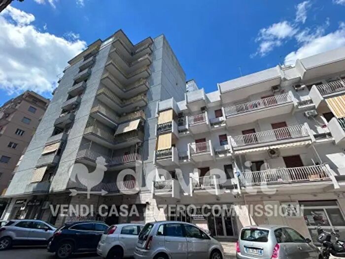 Appartamento trilocale in vendita in Via Lazio, Taranto