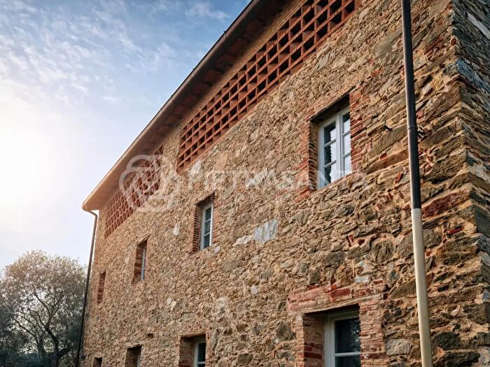 Casa quadrilocale in vendita in Camaiore