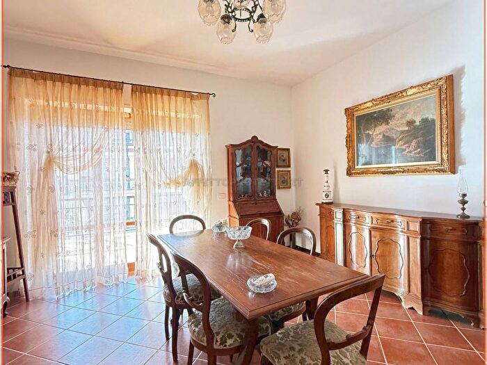 Appartamento con 5 locali in affitto in Via Madonna di Ponza, Centro, Formia
