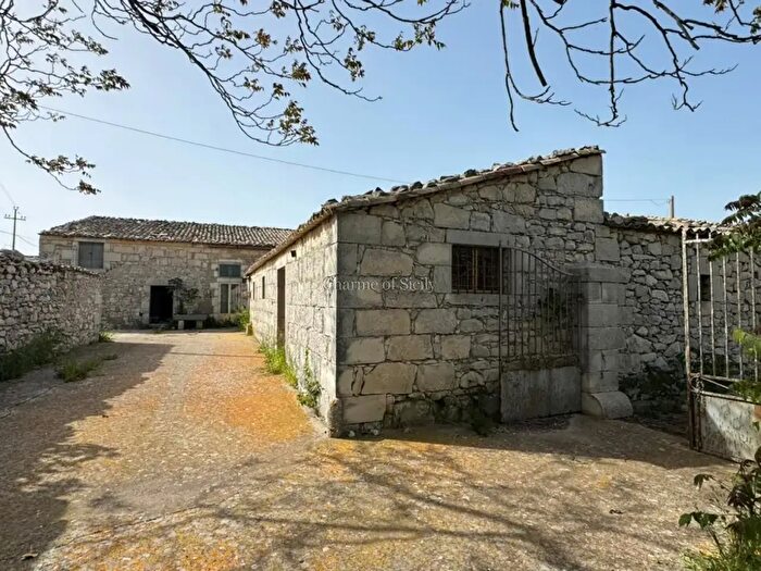 Casa con 5 locali in vendita in Contrada Torrazza, Ragusa