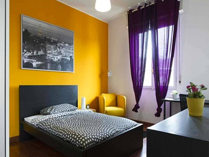 Appartamento con 6 locali in affitto in Via Salvatore Barzilai, Lorenteggio, Milano