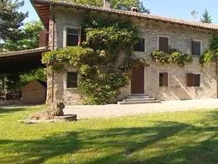 Casa con 10 locali in vendita in Via Lolli, Vezzano Sul Crostolo