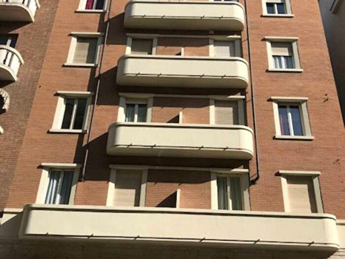 Appartamento quadrilocale in affitto in via Fratelli Carle, Crocetta, Torino