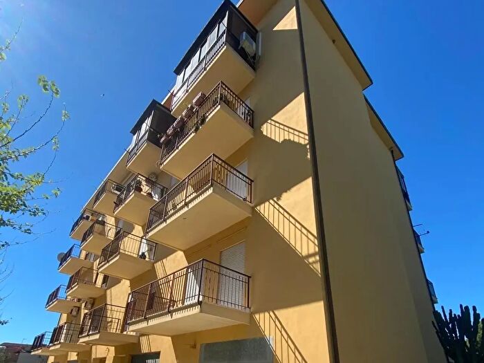 Appartamento con 5 locali in vendita in Viale Aldo Moro, Bova Marina