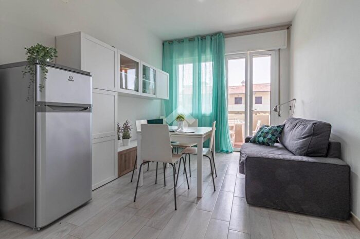 Appartamento trilocale in vendita in Via Bagnacavallo, Ravenna