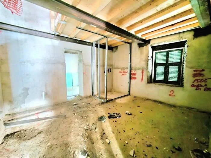 Appartamento quadrilocale in vendita in Massa