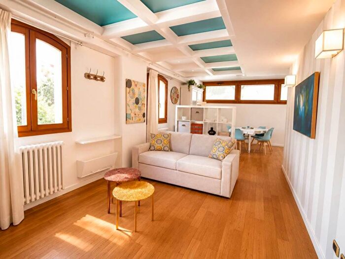 Appartamento quadrilocale in affitto in VIA MAGENTA, Borgo Ognissanti Il Prato, Firenze