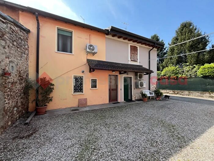 Casa trilocale in vendita in Trevenzuolo
