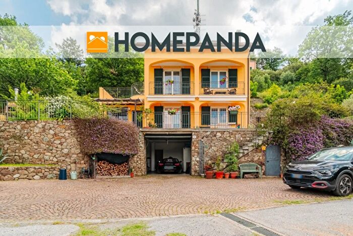 Casa con 6 locali in vendita in Via San Lorenzo, Savona