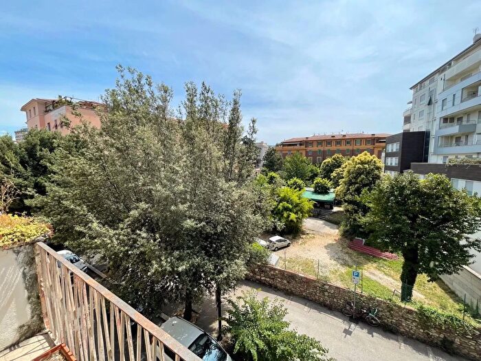 Appartamento con 5 locali in vendita in Via della Rinascita, Terni