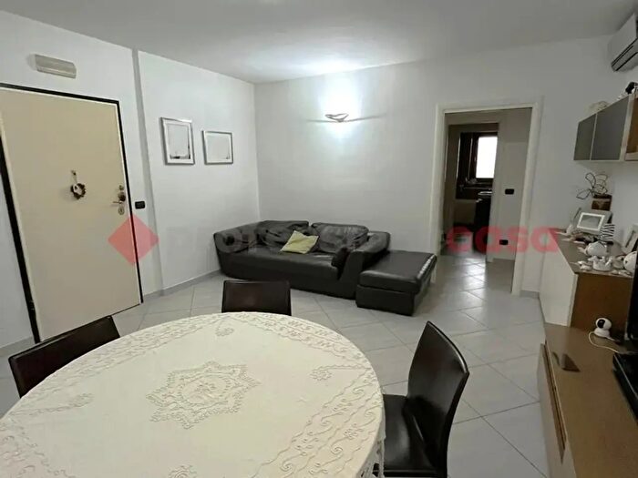 Appartamento trilocale in vendita in Via Caposcardicchio, Bari
