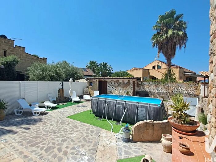 Casa con 7 locali in vendita in Viale Lungomare del Mediterraneo, Campofelice Di Roccella