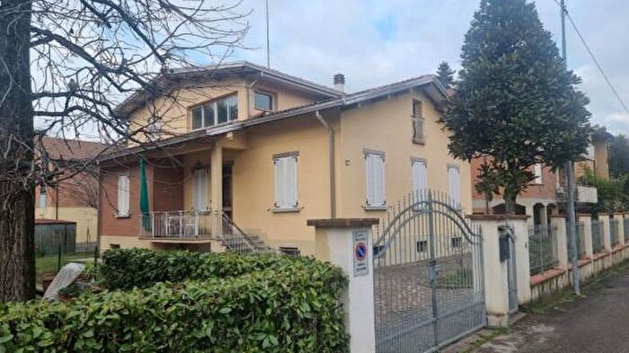 Casa con 6 locali in vendita in Reggio Emilia
