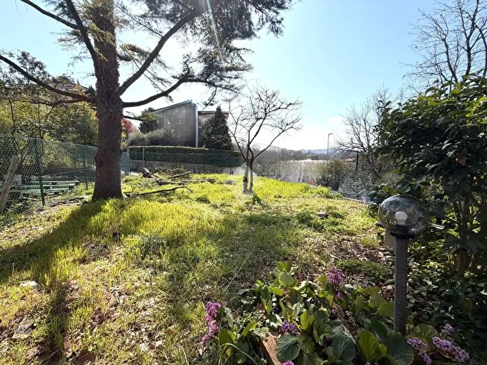 Casa con 6 locali in vendita in Via Eugenio Barsanti, Pesaro