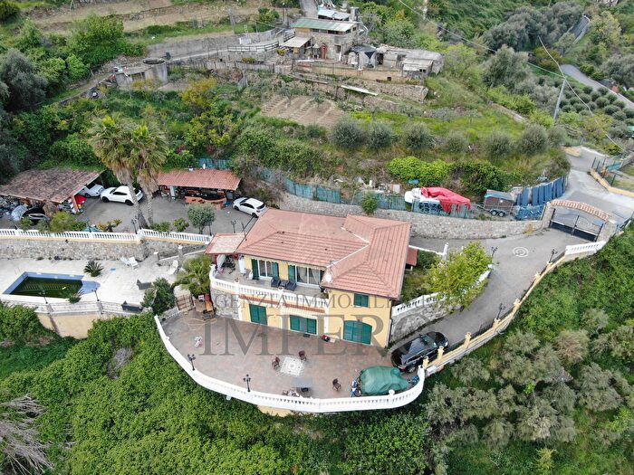 Casa con 9 locali in vendita in Corso Nizza, Ventimiglia
