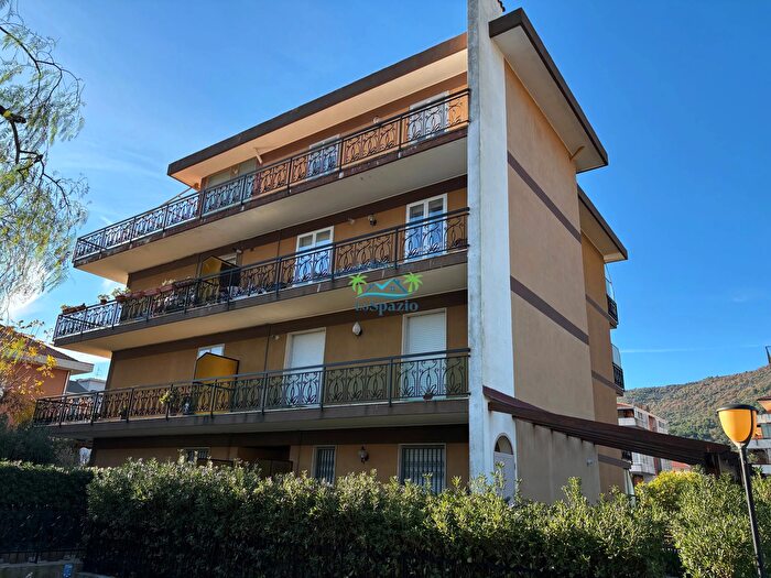 Appartamento bilocale in vendita in Via San Lazzaro, Andora