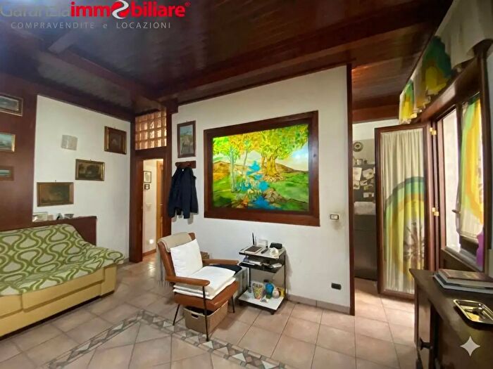 Appartamento trilocale in vendita in Via Alessandro Telesino, Napoli