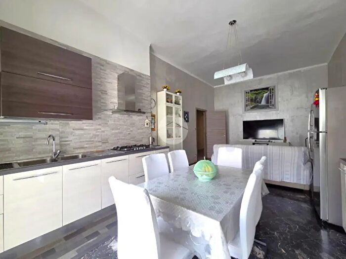 Appartamento quadrilocale in vendita in Via Vittorio Emanuele, Casoria