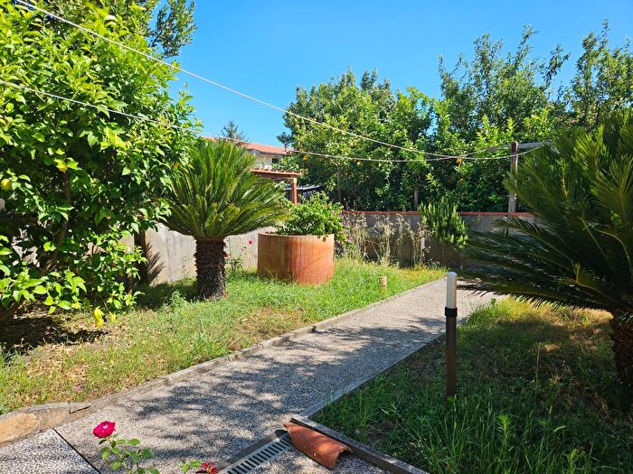 Casa con 5 locali in vendita in Cascina