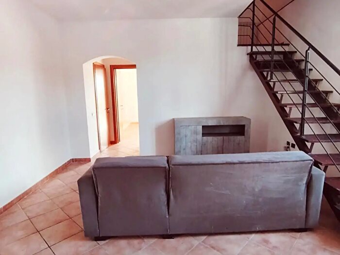 Casa con 10 locali in vendita in Carrara