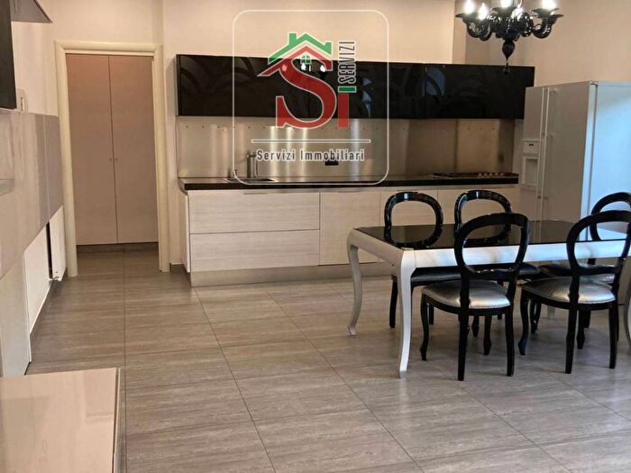 Appartamento trilocale in affitto in Via Romacolo, Centro, Zogno
