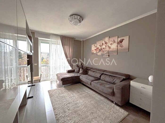 Appartamento trilocale in vendita in Via Luigi Pecchenini, Cinisello Balsamo