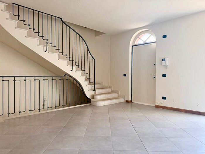 Appartamento trilocale in affitto in Centro, Nave