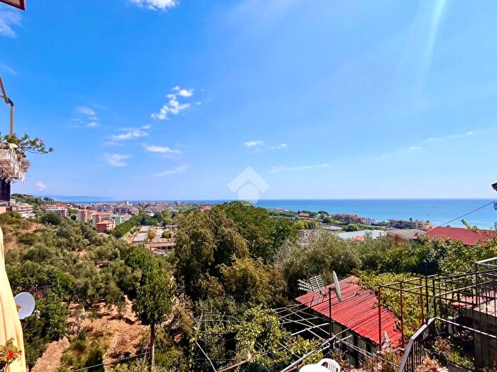 Appartamento bilocale in vendita in Villaggio Iris, Albenga