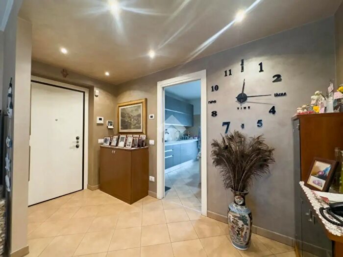 Appartamento trilocale in vendita in Via Europa, Lissone