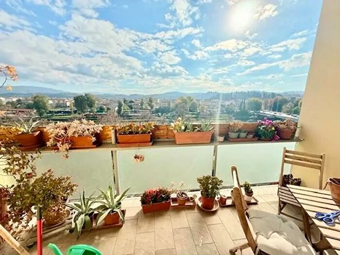Appartamento con 5 locali in vendita in Lungarno Cristoforo Colombo, Firenze