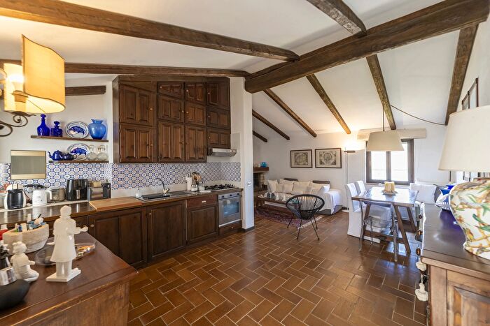 Appartamento trilocale in vendita in Via della Rocca, Monte Argentario