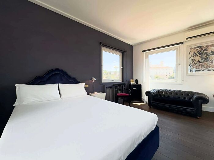 Appartamento monolocale in affitto in Via Mario De Fiori, Roma