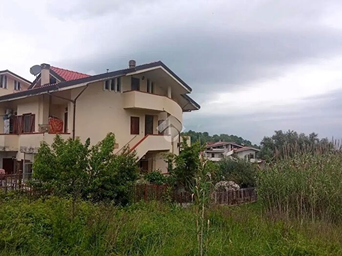 Appartamento trilocale in vendita in Via Misasi, Marano Marchesato