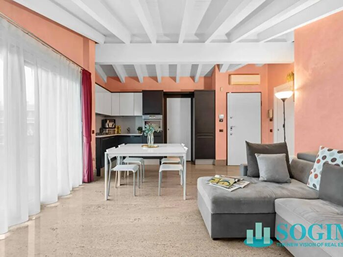 Appartamento trilocale in vendita in Via Virgilio, Brugherio