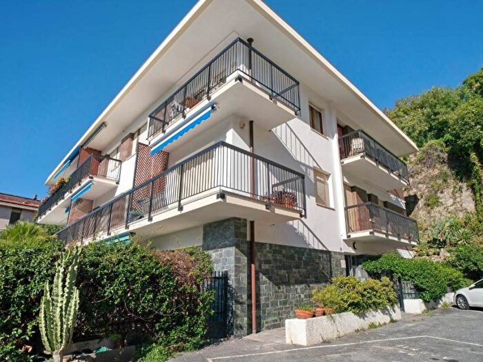 Appartamento quadrilocale in affitto in Regione Paradiso, Alassio
