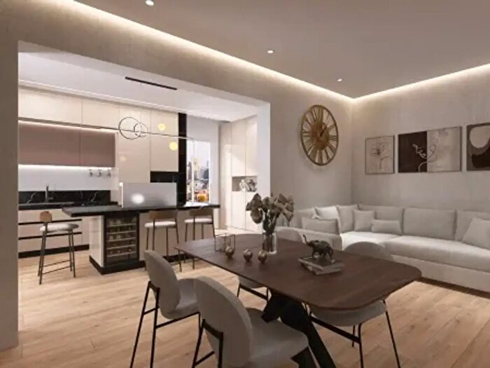 Appartamento quadrilocale in vendita in Via Cartoceto, Roma