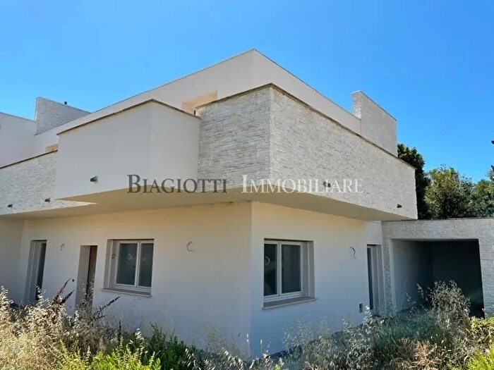 Casa con 6 locali in vendita in Livorno
