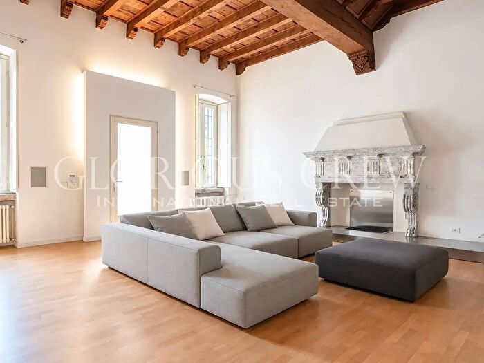 Appartamento con 7 locali in vendita in Corso Giuseppe Garibaldi, Brescia