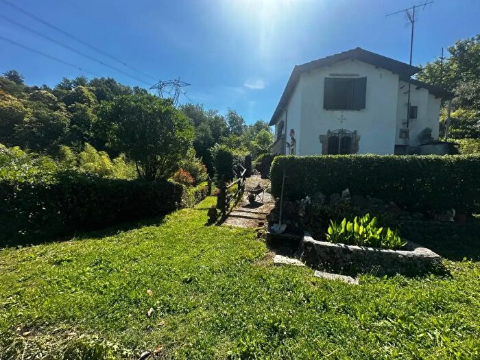 Casa quadrilocale in vendita in Gallicano