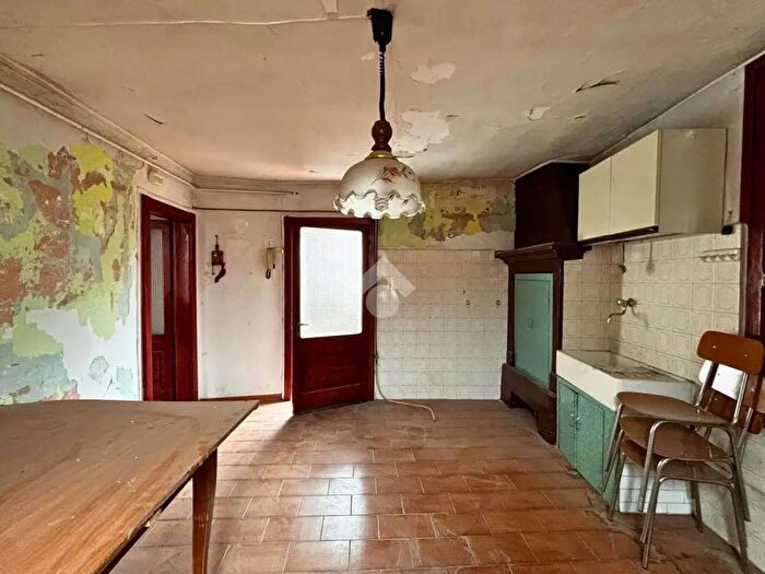 Casa bilocale in vendita in Via Prestine, Bienno