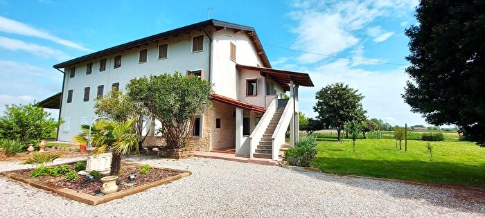 Casa con 12 locali in vendita in Strada Brussa, Caorle