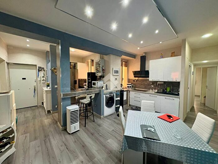 Appartamento quadrilocale in vendita in Via Paolo Antonio De Cavero, Genova