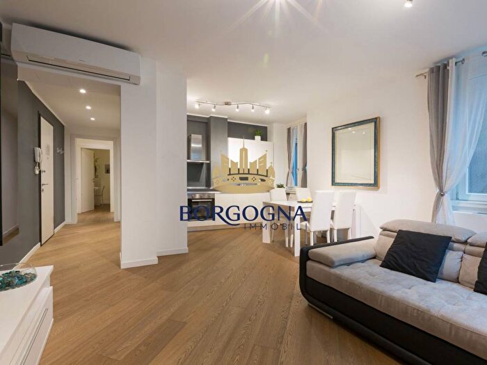 Appartamento trilocale in affitto in Palestro, Milano