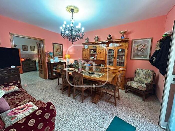 Casa quadrilocale in vendita in Via Giordano Orsini, Lariano
