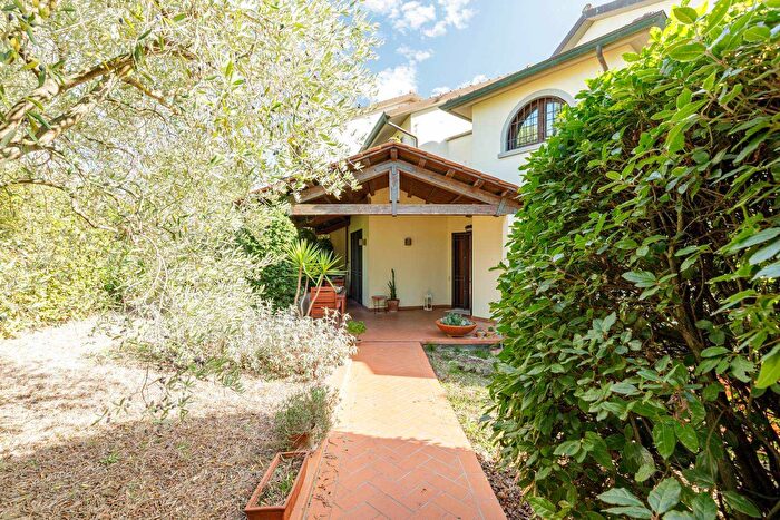 Casa con 7 locali in vendita in Via Ginepraia, Poggio A Caiano