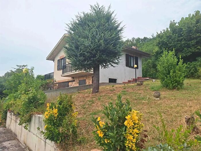 Casa quadrilocale in vendita in San Severino Marche